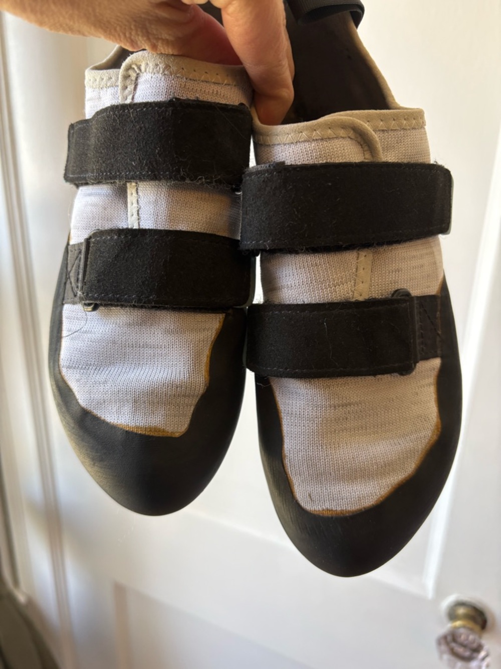 Black Diamond | Black and White Climbing Shoe | 6.5W | 5.5M - Picture 2 of 9